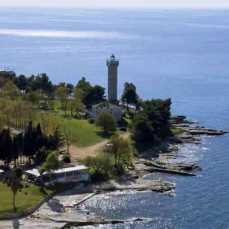 Apartment Umag شقة *